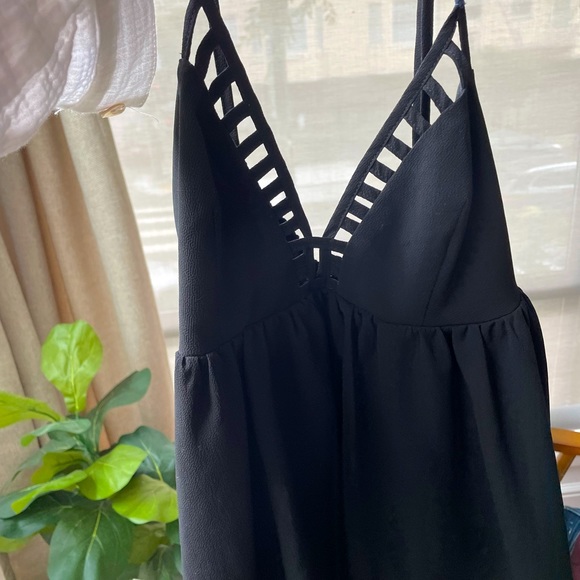 Cute black going out top - Picture 4 of 4